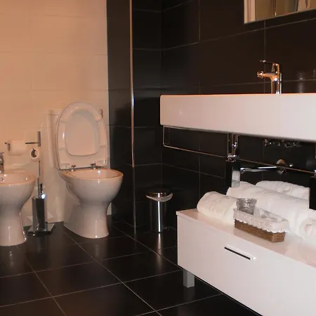 فندق Santa Apolonia 3*