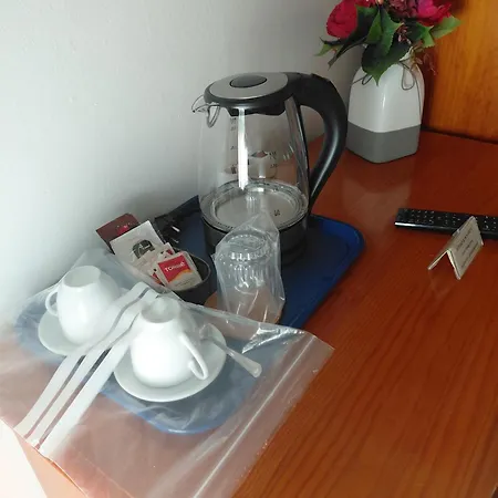 Santa Apolonia فندق 3*