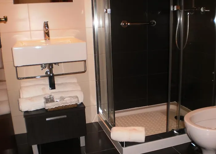 Santa Apolonia Hotell 3*